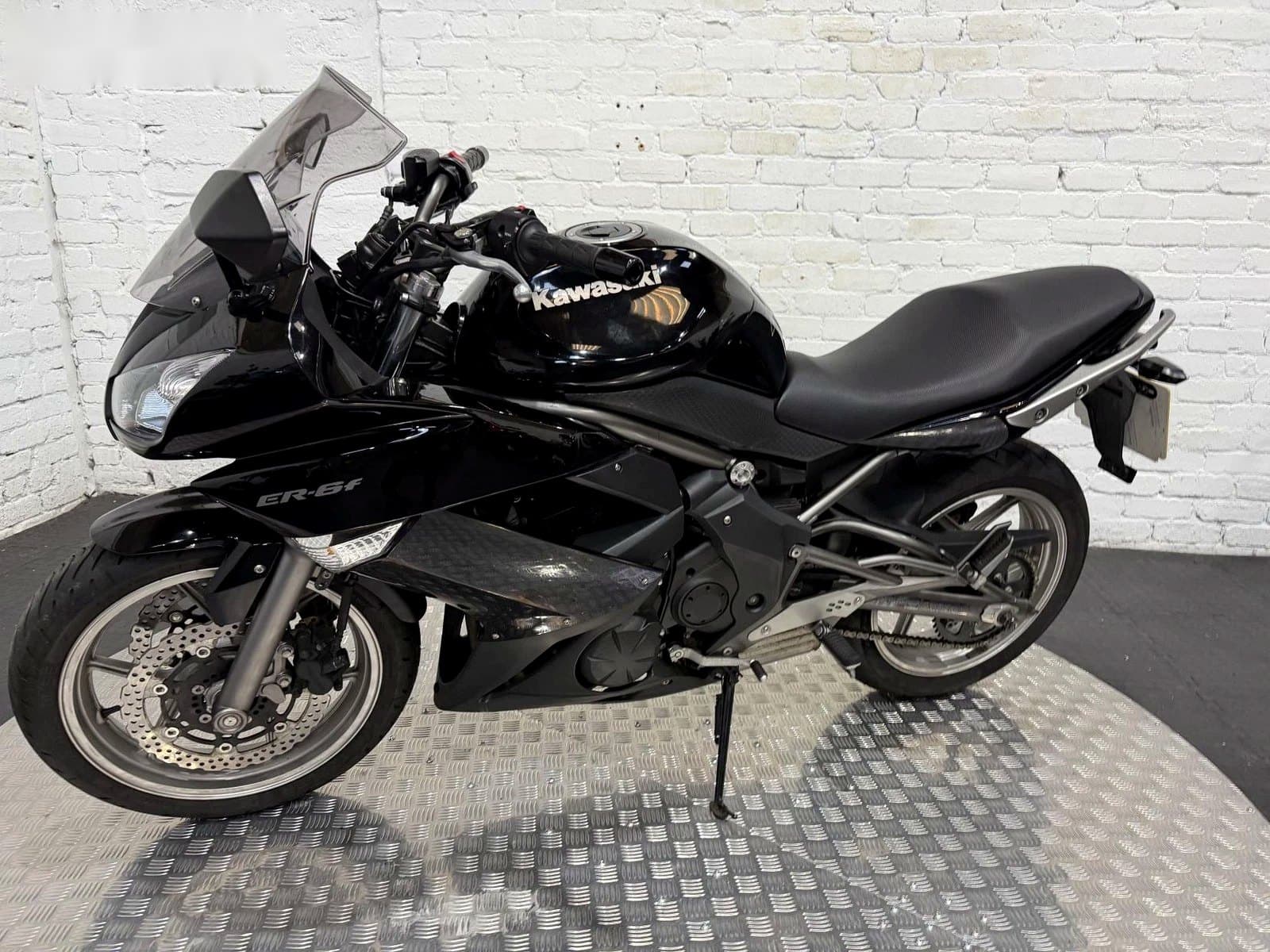 Kawasaki ER-6F 2010 — lewy profil